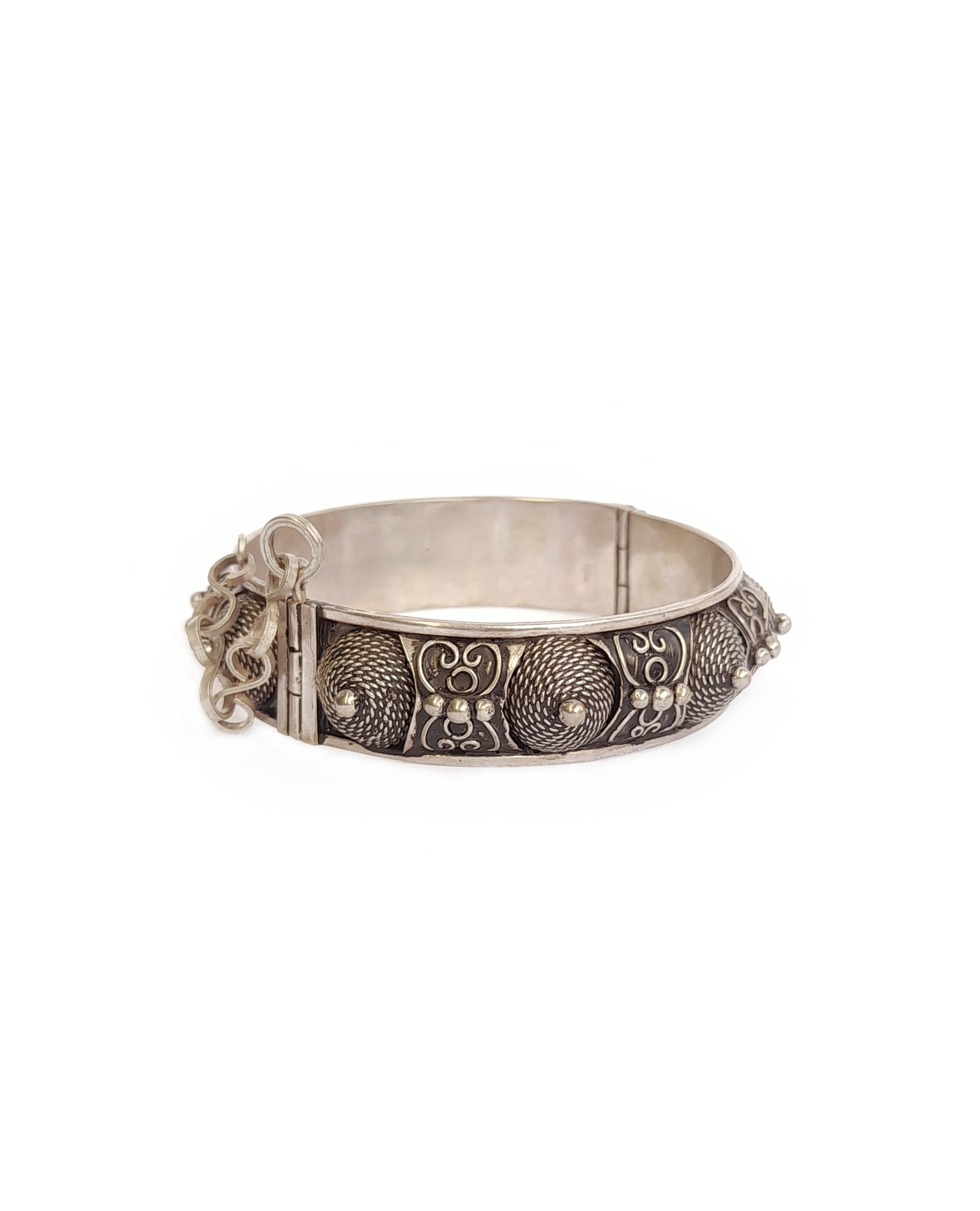 Antique Amazigh (Berber) silver cuff bracelet, Moroccan silver bangle Tafraoute Morocco, antique tribal bracelet