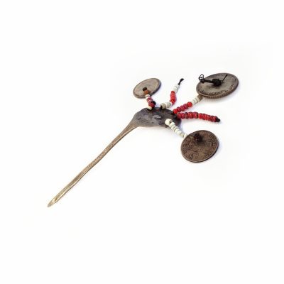 Old silver hair stick from Timor, Indonesia. Antique Asian hair pin with old coins from Indonesia's colonial time under Dutch rule (Nederlands Indië). Old asian hair stick, oriental vintage hair accessory.