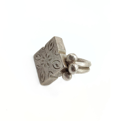 diamond shaped massive silver ethnic ring, Gao Mali, Fulani silver jewelry