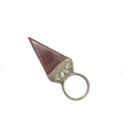 Old Agate and chiseled silver Tanfouk, Talhakimt Shape Tuareg ring ethnic jewellery Milan