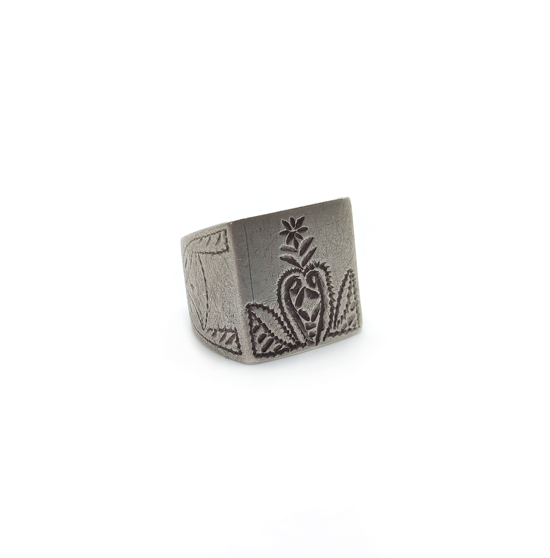 Antique silver flat square Berber ring, chiseled silver Amazigh ring