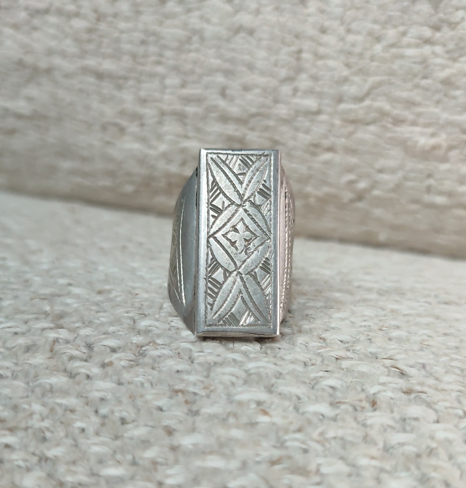 Silver rectangle shaped Tuareg ring OnTheWayToJalalabad